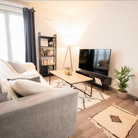Joli Studio Tout Confort A 2 Pas De La Gare Poissy Zewnętrze zdjęcie